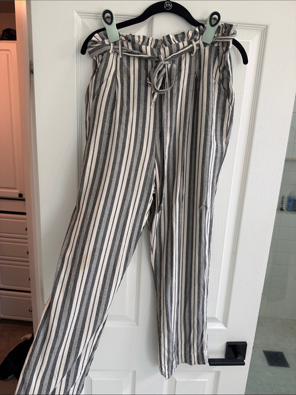 American Eagle Outfitters Striped Paperbag Waist Cropped Pants - Black & White